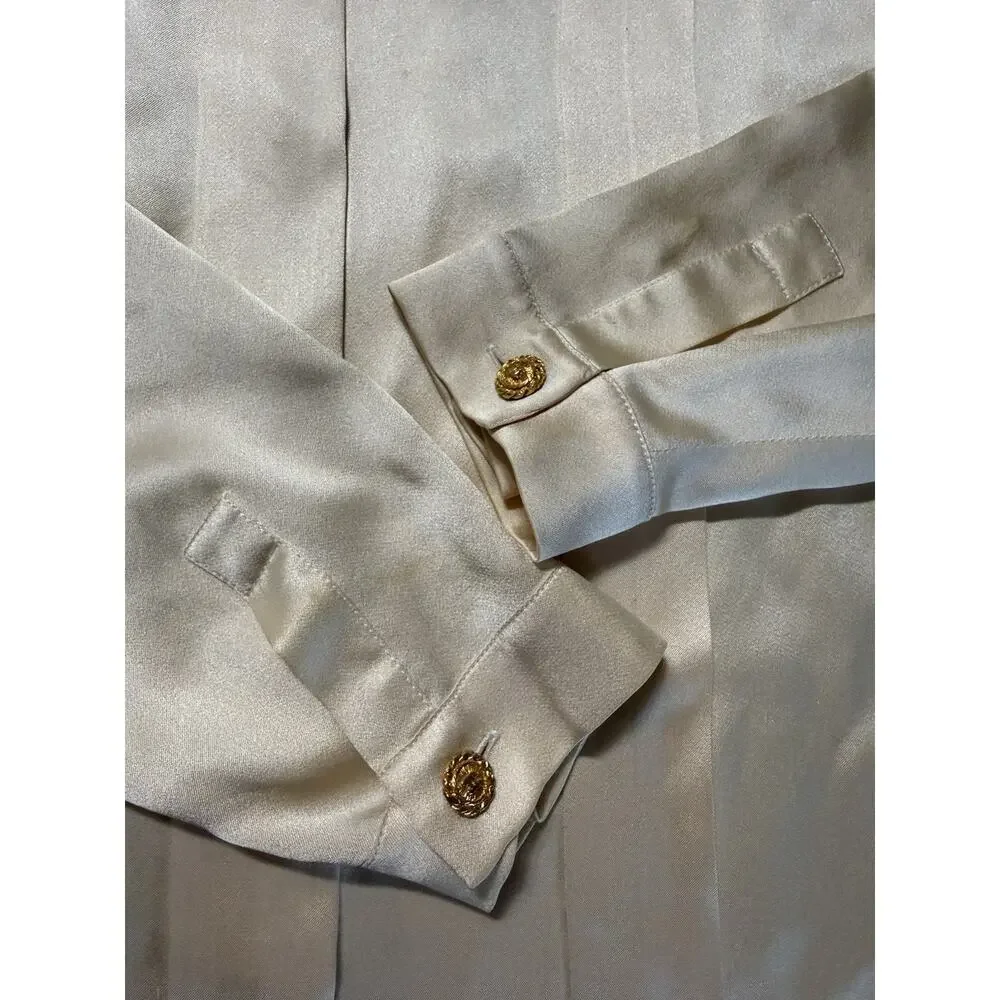 Need Clean!! Vintage CHANEL Boutique Silk Blouse Gold CC Buttons Size L C19